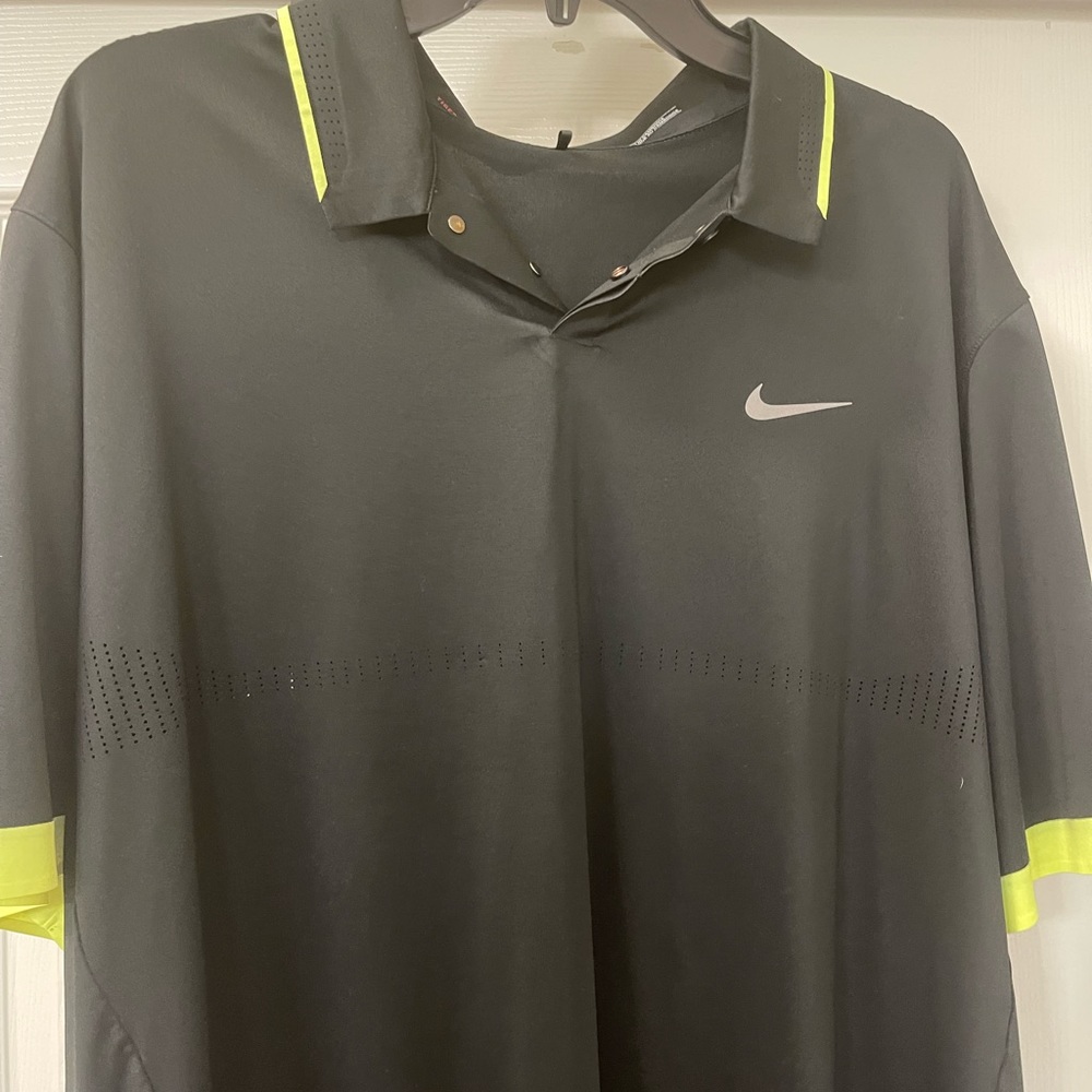 Tiger Woods Nike Golf Performance polo